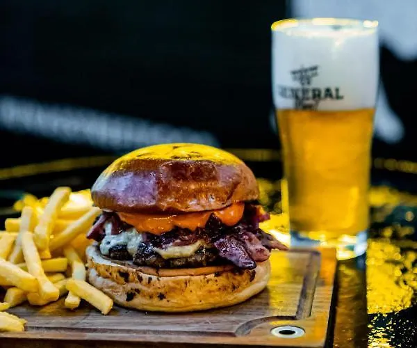 Street Food Possonium شقة *