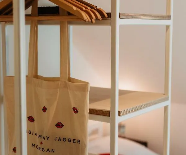 Apartment Street Food Possonium