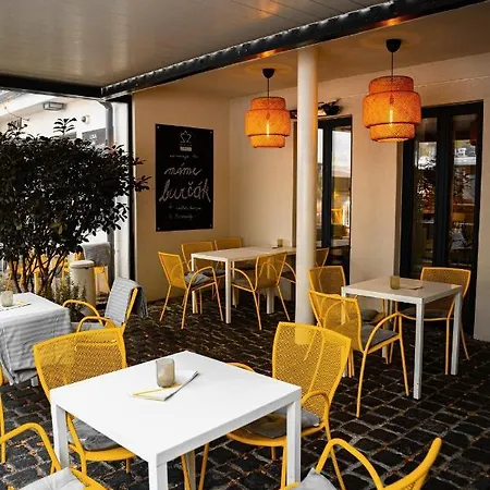 公寓 Street Food Possonium