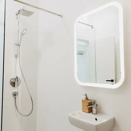 Street Food Possonium 公寓 *